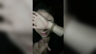 em xinh quay video bú cu nuốt tinh mà còn hơi ngại