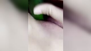 E gái dâm đãng nứng lồn thủ dâm bằng dưa leo cho người xem