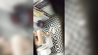 Ql nhà tắm e gái