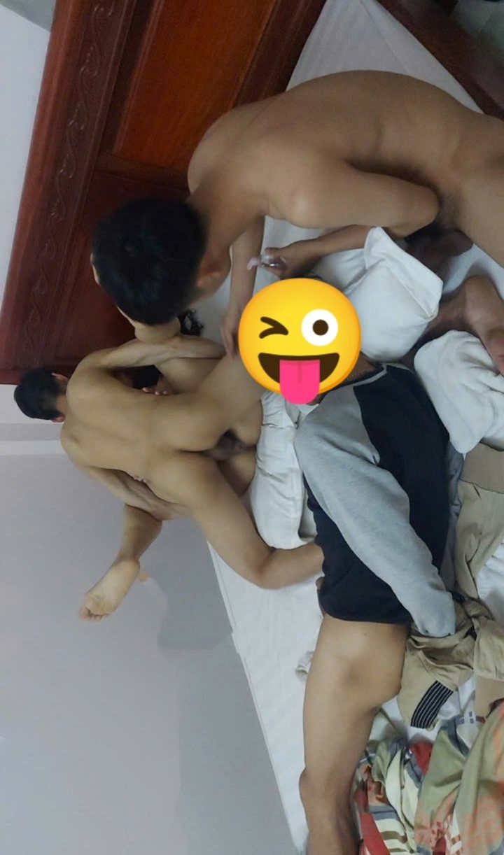 Cuối tuần cùng hai người vk