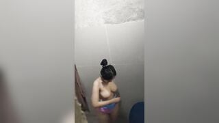 Quay lén cj gái tắm bot lột đồ free và nhóm quay lén + loạn luân ở mô tả
