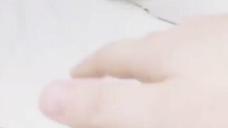 Gạ được chị gái thủ dâm cho xem😁