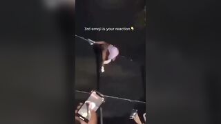 Độc lạ đụ gái ngoài trời bị mọi người video