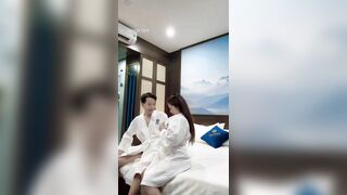 Clip Sex Gái Teen Hết Tiền Lấy Lồn Ra Vay Tiền Ăn Chơi
