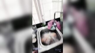 Lén tốc váy sờ lồn vợ bạn thân xong cưỡng hiếp ngay tại nhà kho bạn thân nhập ngũ