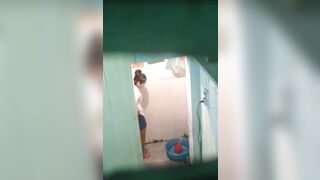 Em họ tắm dáng đẹp vú to 50