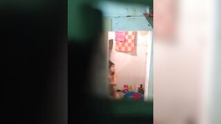Em họ tắm dáng đẹp vú to 2