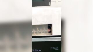 Thanh niên crush bé phòng bên hnay quay lén thì thấy e nó xem sex móc lồn