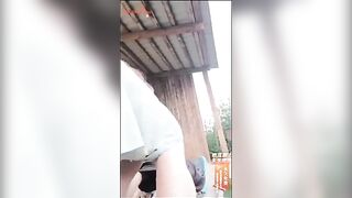 Bé học sinh tây non tơ chổng mông cho chó địt