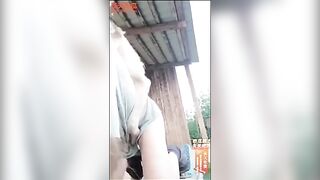 Bé học sinh tây non tơ chổng mông cho chó địt