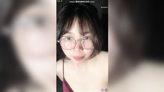donate tiền là chịu cởi đồ ngay
