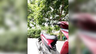 Cô giáo mầm non show hàng 18