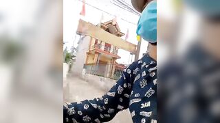 Cô giáo mầm non show hàng 18