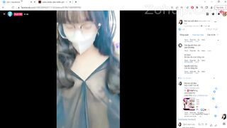 Livestream hớ hênh lộ hàng trên trực tiếp Facebook siêu nứng xong cởi quần thủ dâm
