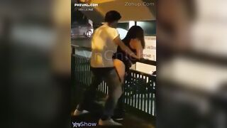 Bạo Vl, E gái bị thg ny ép địt ngay tại câuf bao nhiêu xe cộ đi qua quay video