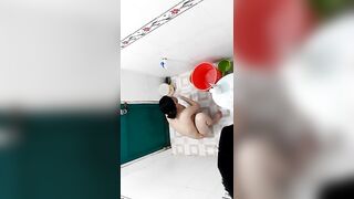 Clip Sex Đặt Cam Quay Lén Em Vợ Tắm Khi Đi Làm Về