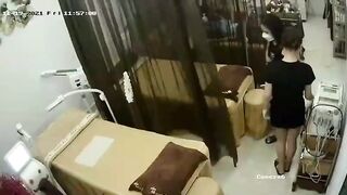 Quay lén chị gái đi waxx lông marry nứng quá đái luôn p1