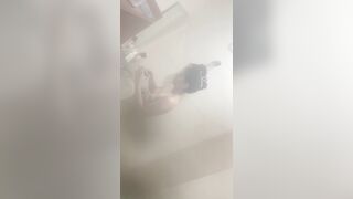 Lên cho ae clip quay lén cô gái siêu đẹp