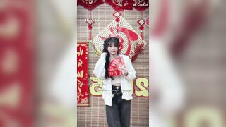 nyc đăng ảnh nude từ 2023 thu hoài 2k7