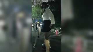 Thủ dâm ở công viên bị người lạ phát hiện