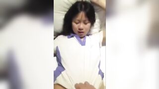 e gái china vừa đi học về đã bị lôi ra địt rồi xuất tinh lên mặt