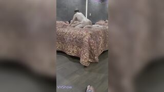 Quay lén ông bố số hưởng địt con gái vừa đủ tuổi lấy chồng