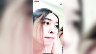 Hai em gái live show gọi vốn
