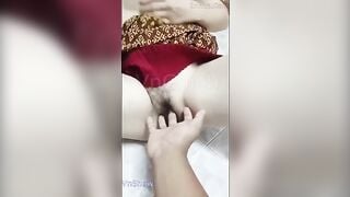 Ra giúp MBBG gọt hoa hoả mà thấy ko mặc quần lót nên đè ra hiếp dâm luôn