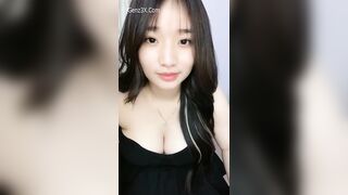 Clip Sex Gái Xinh Trả Kèo Cho Thằng Bạn Bóp Vú 30s To Khủng