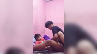 Anh trai với em gái lớp 10