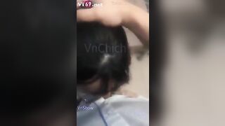 E nữ sinh lén bú cu bạn thân ở Cầu thang trường học bị giáo viên phát hiện