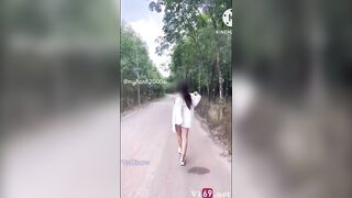 Myhanh2000 phô dâm ra đường vạch lồn đái xong ạ bác bán vé số