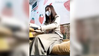 Sing 2001 thủ dâm ở quán cà-phê gắn camera bị chủ quán phát hiện