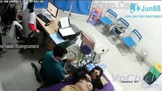Hack camera, MBBG việt đi khám bị bác sĩ móc lồn bóp vú