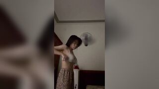 full video thay đồ