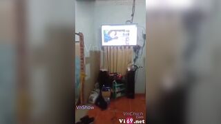 E gái chs lớn hát karaoke mà cầm 2 mic 1 mic để bú 1 mic để hát