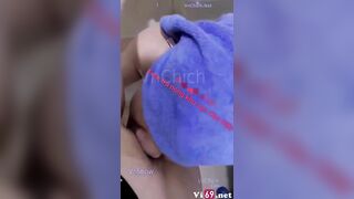 Thanh niên đang vét máng thì e sướng, Đái vô mặt đái nữa đii e