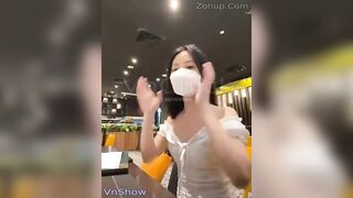 2 cj e đưa nhau đi mua sắm mà nó lạ lắm, Toàn vú vs lồn thôi