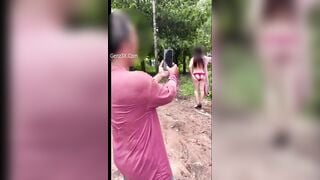 Nhờ Người Lạ Chụp Hình Khoả Thân Cho Người Yêu
