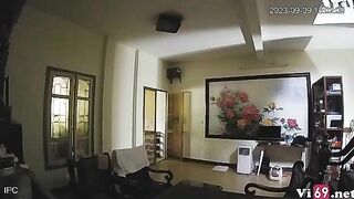 Em hàng kính  cận xóm nude