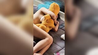 Em sinh viên hàng xóm ngủ không thèm mặc đồ còn để cửa mở