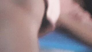 em gái nằm ngủ bị lộ quần lót