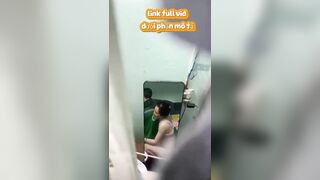 siêu phẩm quay lén chị hàng xóm dăm đãng chuyên gạ mấy anh giao hàng ủi nhau 😱