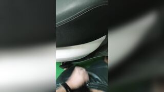 Bắn tinh trùng vào xe chị hàng xóm 1995