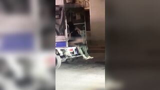 Nứng quá địt luôn trên xe công an phường