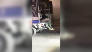Nứng quá địt luôn trên xe công an phường