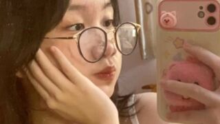 gái đeo mắt kính thường rất dâm.tkhue là 1 trong số đó ²¹¹❤️