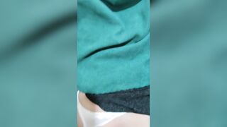 Em miu ladyboy public cùng thằng bạn học chung khối ở wc siêu thị