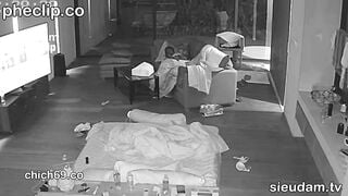 Hack Camera Tây Đầu Trọc Nuôi Bé Gái Việt Nam Để Địt Xả Đồ