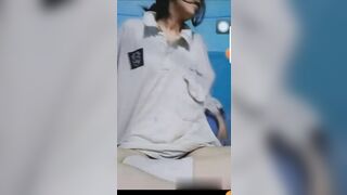 Bé học sinh mới lớn chat sex với người yêu